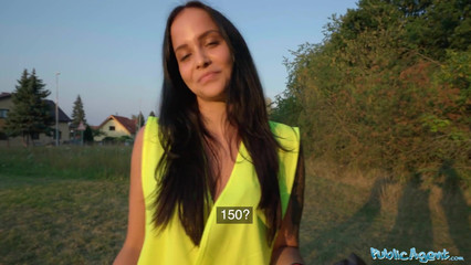 Уборщицу мусора отвел в лес и трахнул в пизду за деньги